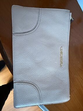 MICHAEL KORS Pebbled Leather Wristlet in Light Gray with Gold Logo